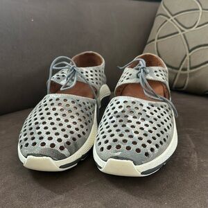 L'amour Des Pieds Himar Sneakers | sz 10M, Silver Camo